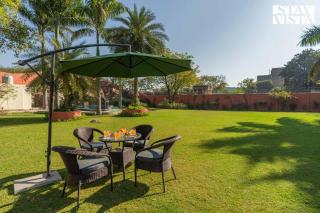 StayVista at Palash Van Luxury 3BR Private Pool Villa in New Delhi with Bonfire, Wi-Fi - Faridabad - 8