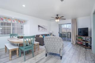 The Cove 5-3 By SDC, Big Deck, Pool, Hot Tub, By Lake , No Stairs - Branson - 3