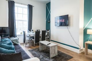 Beautiful Spacious 2BD Flat - Free Parking - Monthly Offers - Birkenhead - 5