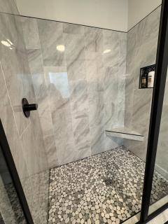 Modern Luxury Getaway Hot Tub NEW Gameroom - 4