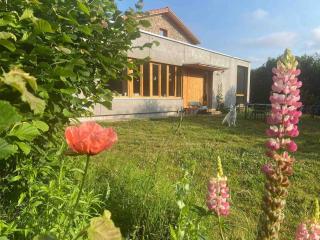 Elégante maison 225 m2, au Vert, 10 personnes, 5 chambres, 5 salles de bain - Saint-Bonnet-le-Chastel - 9