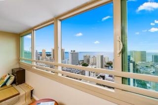 # Marbella Lane - Refreshing Oceanfront Seascape - Honolulu - 4