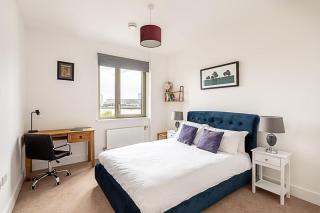 Stunning Surrey Quays Flat - 8