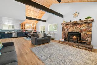 Bear Mountain Chalet w views, Hot Tub, and Games! - Big Bear Lake - 0