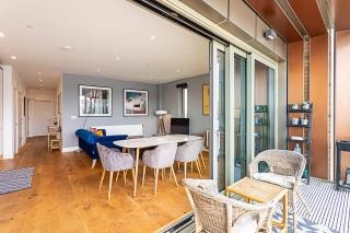 Stunning Surrey Quays Flat - 3
