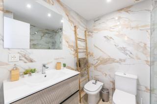VB Carvajal Sea Views 2BR penthouse - 1