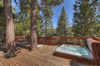 Peak Adventures Beautiful 4 BR with Hot Tub - Big Bear Lake - 1