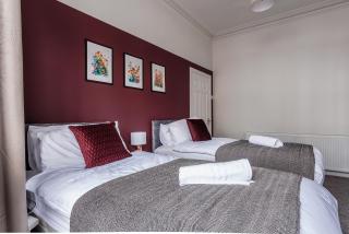 Bright & Spacious 2-bed House - 4