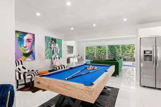 Spacious Retreat Sleeps 12 Private Pool Fire Pit - Miami - 7