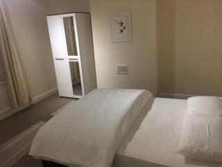 Big Bright Room in Leicester - Leicester - 4