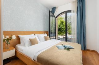 Pool Home near the Old Town - 1