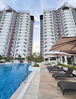The Cozy Room with WiFi and Pool Access Studio Unit 1BR - 2
