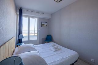 Les Marinas front of the beach - 7