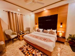 Hotel Classic Crown - #scenic mountain view #open terrace #parking #premium rooms with balcony #guest preferred #best selling hotel in mussoorie - Mussoorie - 5