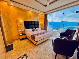 Hotel Classic Crown - #scenic mountain view #open terrace #parking #premium rooms with balcony #guest preferred #best selling hotel in mussoorie - Mussoorie - 8