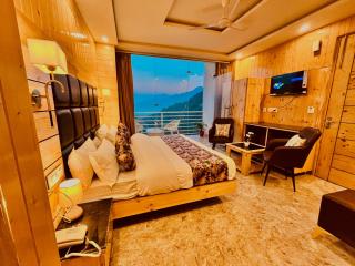 Hotel Classic Crown - #scenic mountain view #open terrace #parking #premium rooms with balcony #guest preferred #best selling hotel in mussoorie - Mussoorie - 0