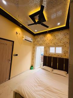 Shree Shiven - Varanasi - 1