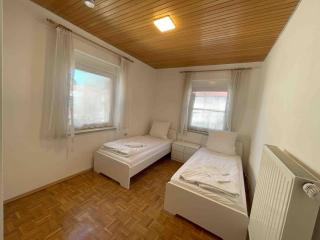 SAD242 Große Monteurwohnung Übergangswohnung - 3