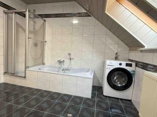 WA1002 Geräumige Monteurwohnung Übergangswohnung - 1