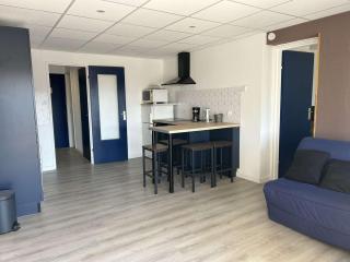 Appartement rénové, 4 couchages, proche plage et commerces, parking privé, Port Camargue - FR-1-250-44 - 8