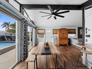 Relaxing modest bungalow- Mins to Beach - Pool - Yard - Englewood - 3