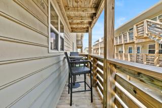 2BR Condo w Pool Beach Access and Walk to Hangout - Gulf Shores - 1