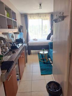 Modern & Cozy Studio with POOL - Kiambu - 5