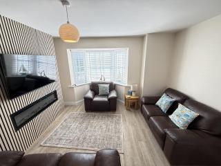 Admirals Cottage - Part of the The Bay Filey Holiday Village with pool, gym and direct beach access, pub, restaurant, tennis and meadows walks - 8