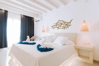 HOTIDAY Room Collection - Naxos - 7