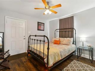 Teal Broadmoor Cottage - New Orleans - 3