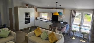 The Retreat 2 bedroom lodge with sauna! - Walton-on-the-Naze - 4