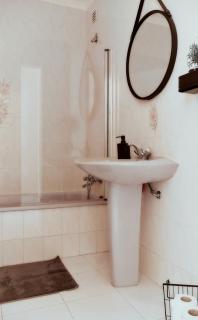 Balili Beach House - Ferrel - 3