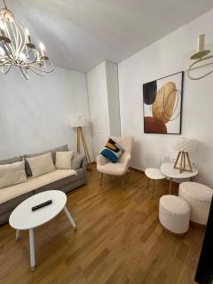 Sunrise Deluxe Apartment - Budva - 8