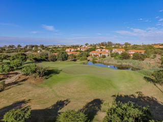 Classy Apartment 1, in Golf Estate with UPS - Roodepoort - 3