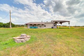Peaceful Vinita Home with Fire Pit 11 Mi to Lake! - Vinita - 8