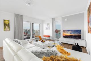 Brise- direkt am Wasser, Hafenblick, Fahrstuhl, Sauna, ueberdachter Balkon - 4
