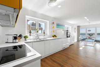 Brise- direkt am Wasser, Hafenblick, Fahrstuhl, Sauna, ueberdachter Balkon - Olpenitz - 1
