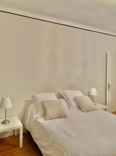 Nuit avec vue sur la mairie - 4