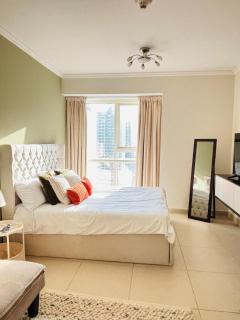 ZenStay - Cozy Studio with City Views - 1