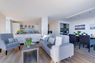 Apartment Upper Deck - 4