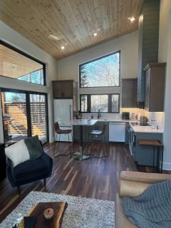 Suite 15 - Asheville - 6