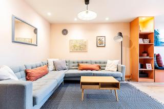Bright 2-Bed Home Near Putney Riverside - London - 2