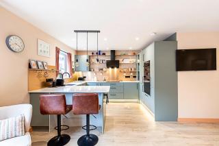 Bright 2-Bed Home Near Putney Riverside - London - 8
