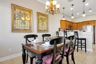 Luxurious Reunion Resort Perfect for Family & Pet Friendly Home - 7