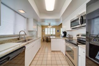 5 Mi to Camelback Ranch Pet-Friendly Home with Pool - Litchfield Park - 5