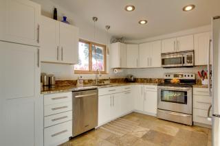 Bright Phoenix Home with Pool and Backyard Oasis! - Phoenix - 4
