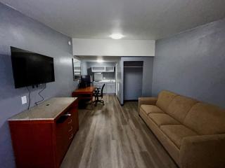 Sunwestern Suites - Douglasville - 3