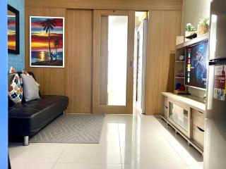 MOA Shell Residences - Big Balcony Facing Pool - Manila - 9
