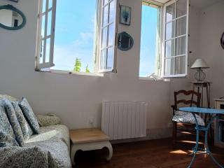 le gîte de Claire, maison avec terrasse, calme et confort, lit king-size 160X200 - Couze-et-Saint-Front - 1