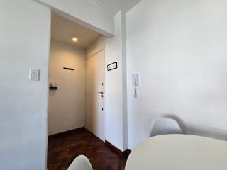 "Yatay Soleado" - para 5 personas cerca de Parque Centenario y Hospital Italiano - Plus Props - Buenos Aires - 9
